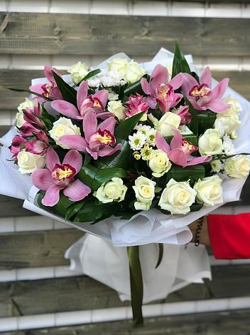 Букет цветов из: Розы и Хризантемы в Усть-Куте