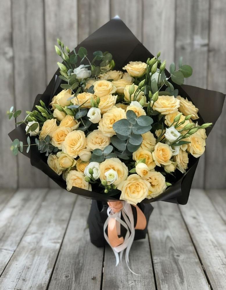 Букет цветов из: Розы и Лизиантусы в Усть-Куте