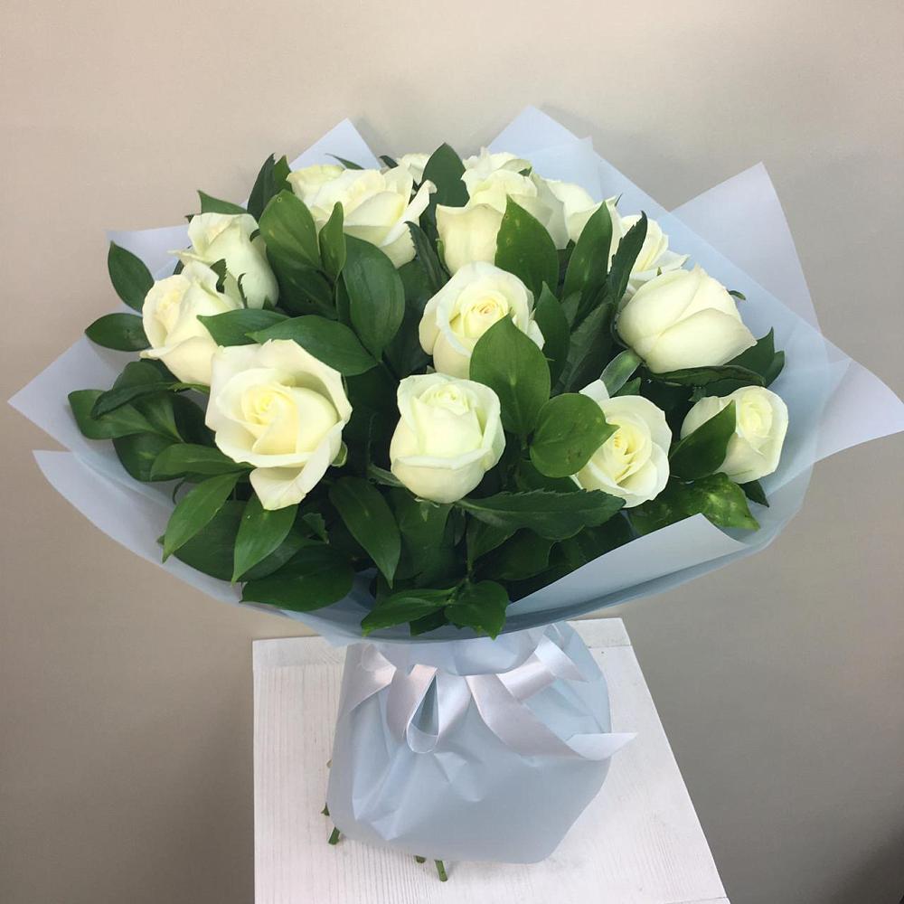 Букет 15 Белых роз Проуд в Усть-Куте