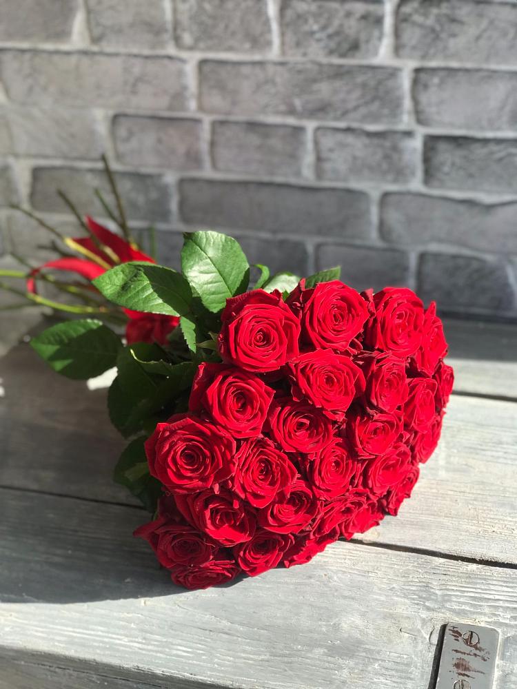 Букет Красные розы Фридом в Усть-Куте