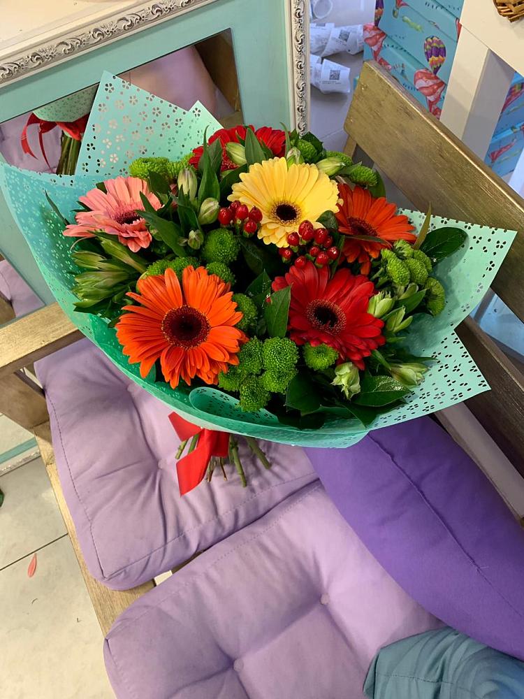 Букет цветов из: Герберы, Хризантемы и Альстромерии в Усть-Куте