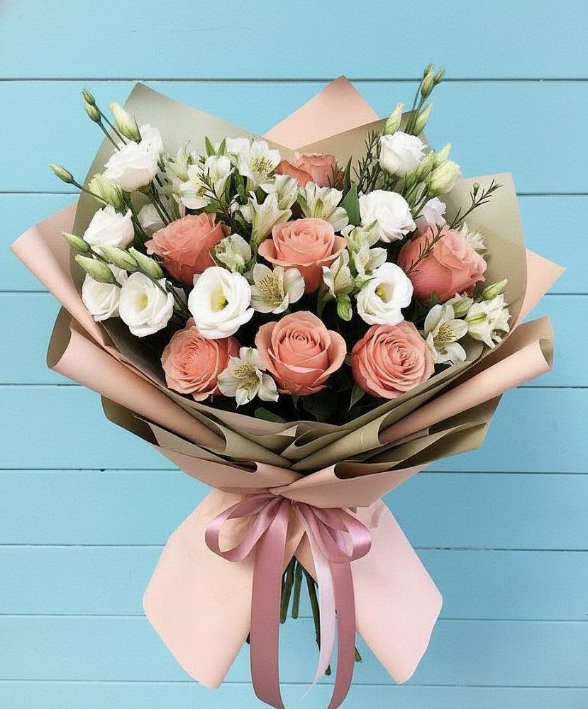 Букет цветов из: Розы, Альстромерии и Лизиантусы в Усть-Куте