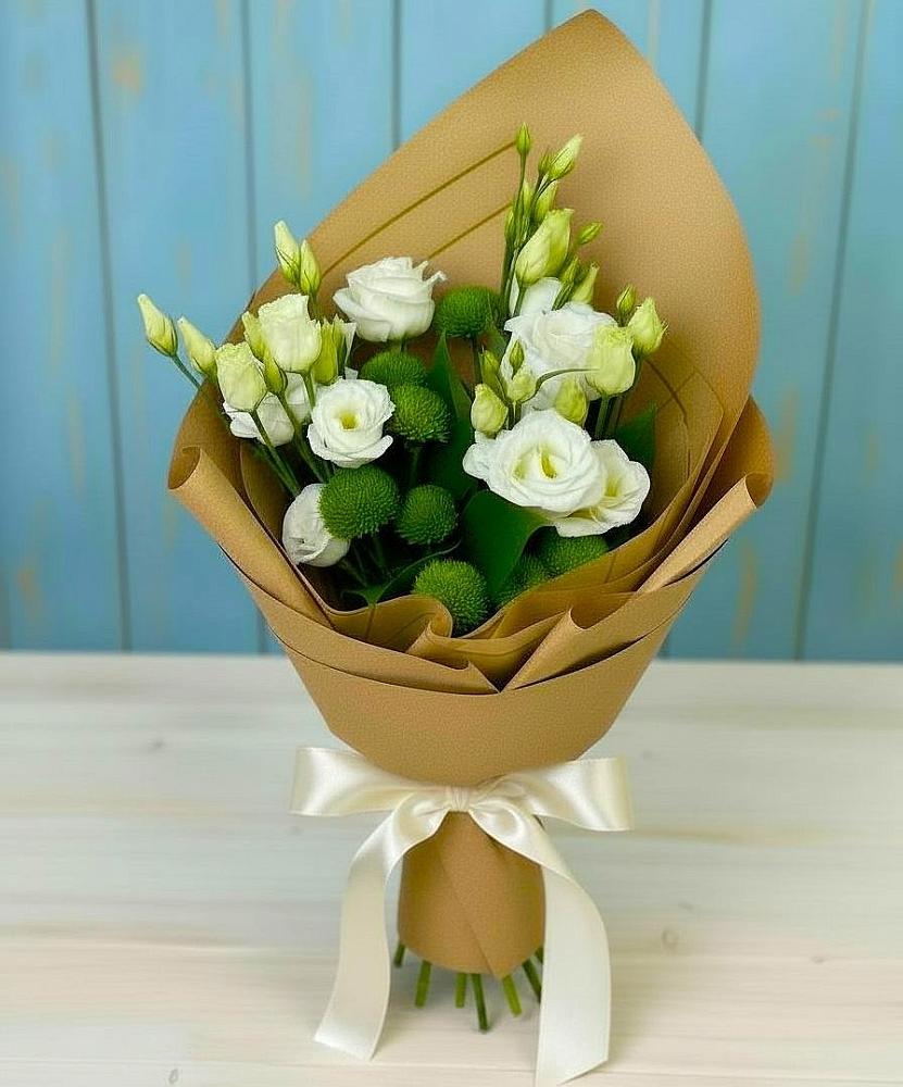 Букет цветов из: Хризантемы и Лизиантусы в Усть-Куте