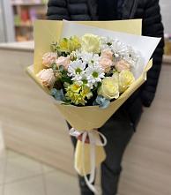 Букет цветов из:  Альстромерии, Розы и Хризантемы в Усть-Куте