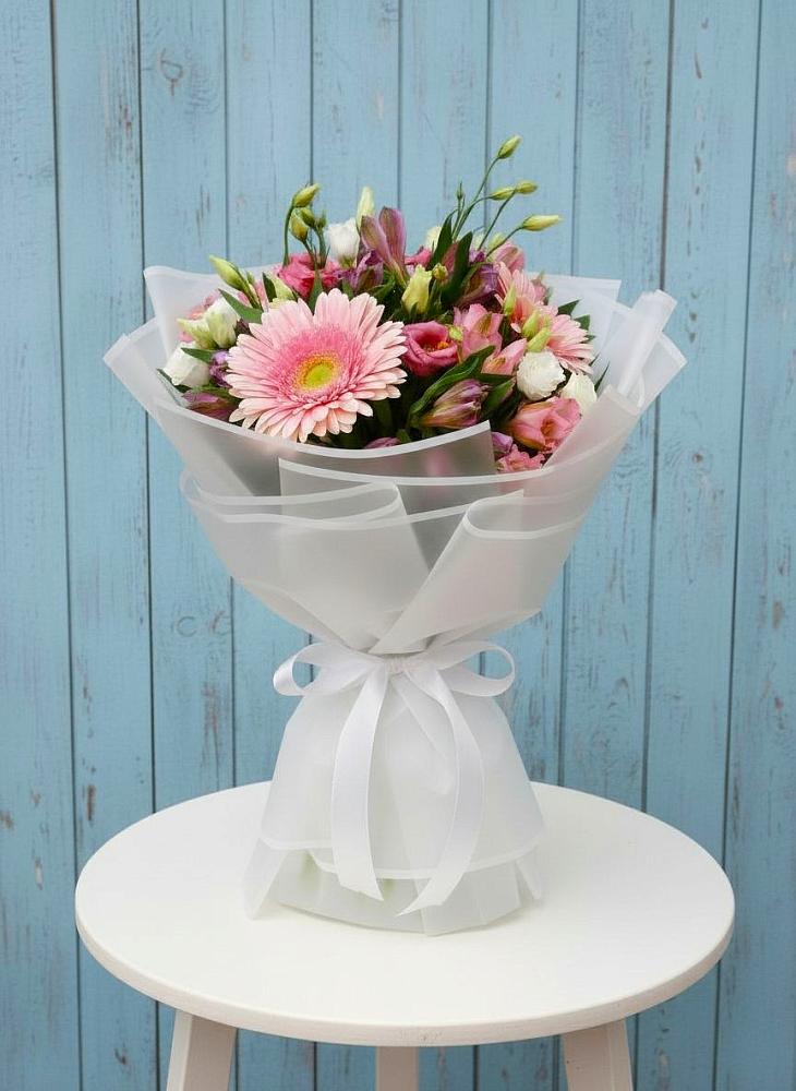 Букет цветов из: Герберы, Альстромерии и Лизиантусы в Усть-Куте