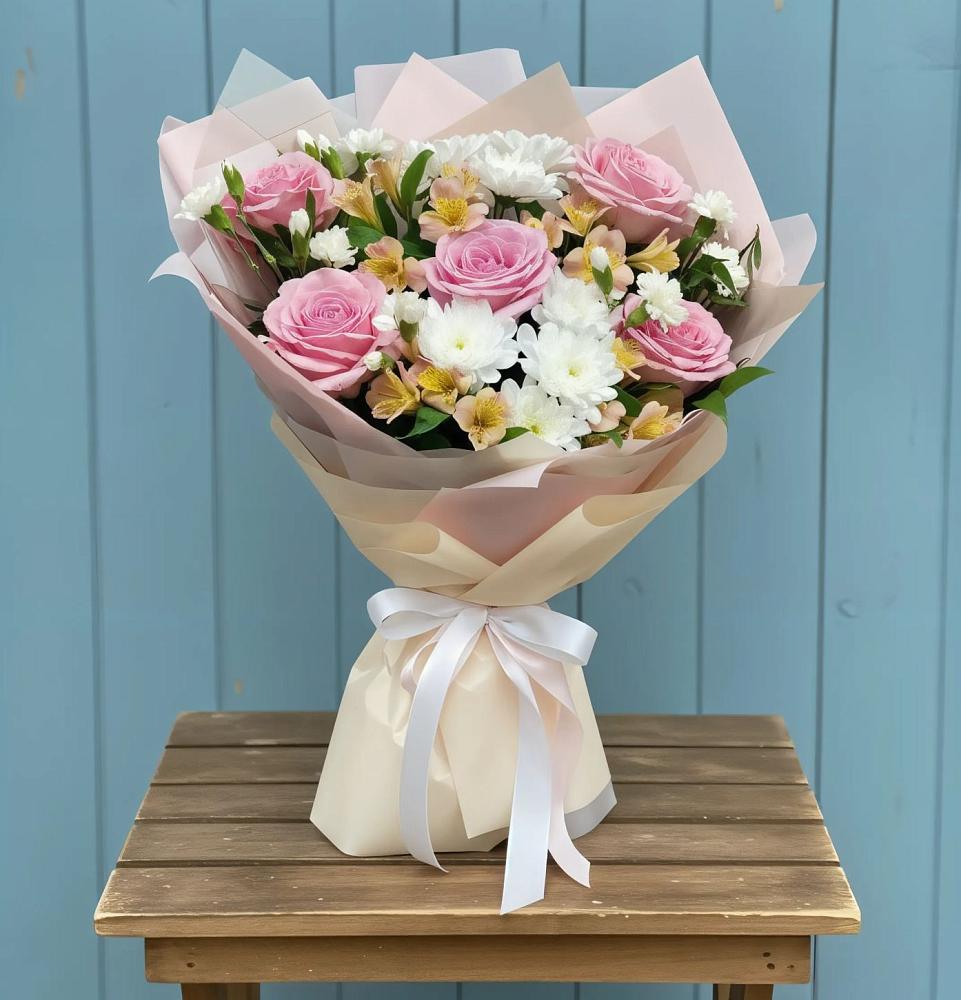 Букет цветов из: Гвоздики, Орхидеи и Розы в Усть-Куте