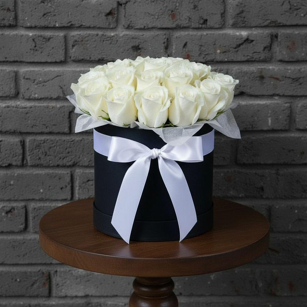 Цветочная композиция из Розы в шляпной коробке в Усть-Куте