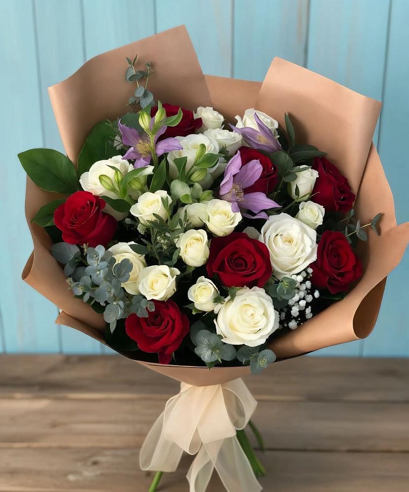 Букет цветов из: Розы и Альстромерии в Усть-Куте