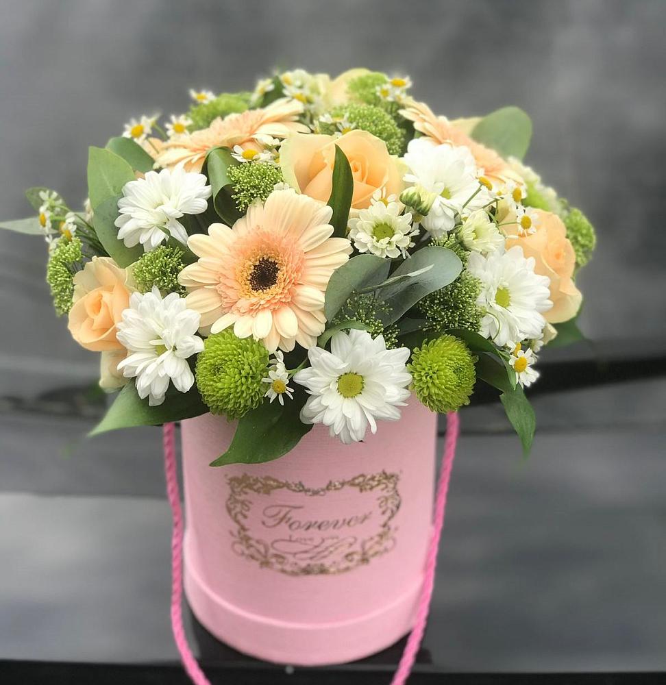 Цветочная композиция из Розы, Герберы и Хризантемы в шляпной коробке в Усть-Куте