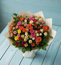 Букет Микс из разноцветных кустовых роз в Усть-Куте